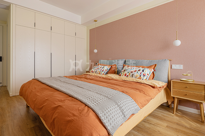 臥室2.jpg 臥室2.jpg