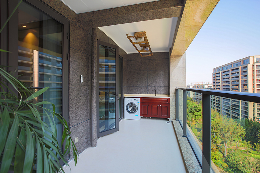 陽臺(tái)如何進(jìn)行裝修設(shè)計(jì)？陽臺(tái)在裝修設(shè)計(jì)時(shí)該考慮哪些因素？